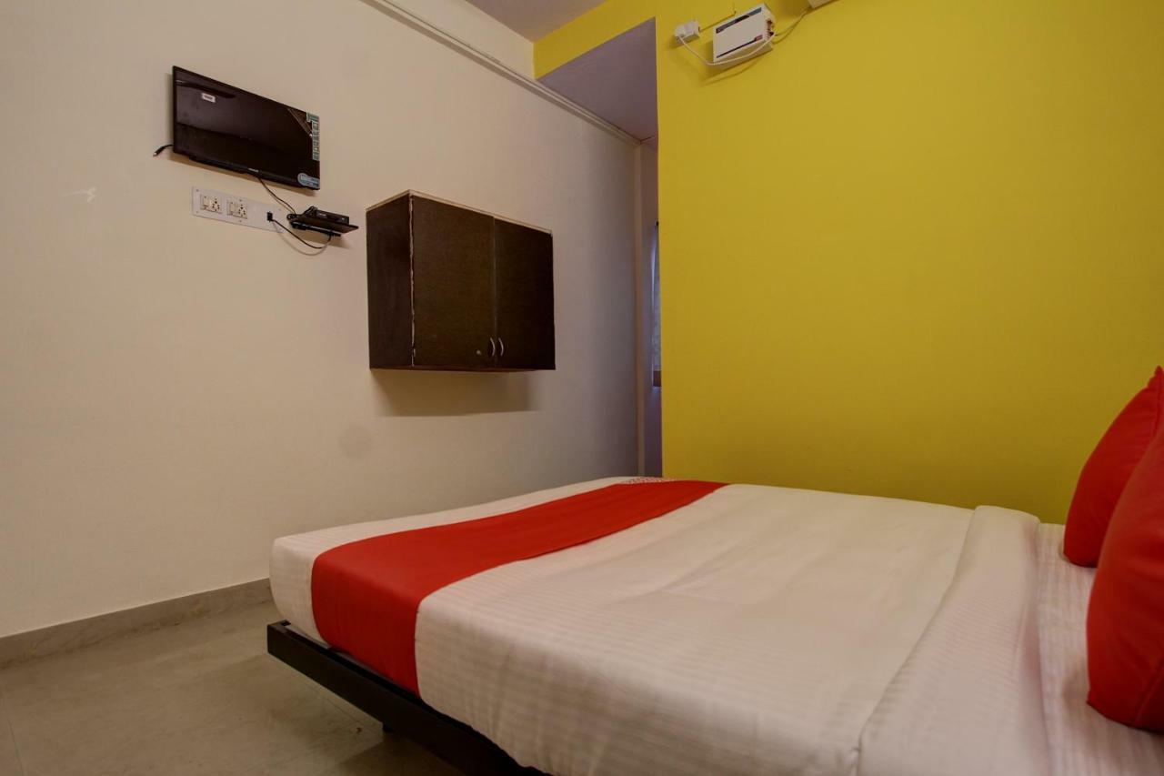 Oyo Flagship 36650 Tristar Inn Coimbatore Cameră foto
